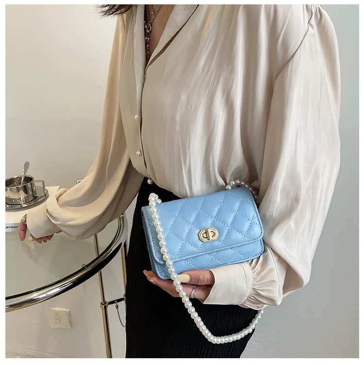 Designer Shoulder Bag Popular Bags Leather Small Square Designers Bag Metal  Long Chain V Shaped Buckle Simple Fashion219y From Va546, $49.75